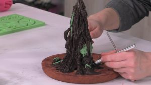 base-y-estructura-ninfa-del-bosque-chocolate-plastico-modelado