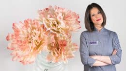 curso-creacion-claveles-pasta-flores-escuela_online_Sweetit_academy_profesora_Carmen-Montero