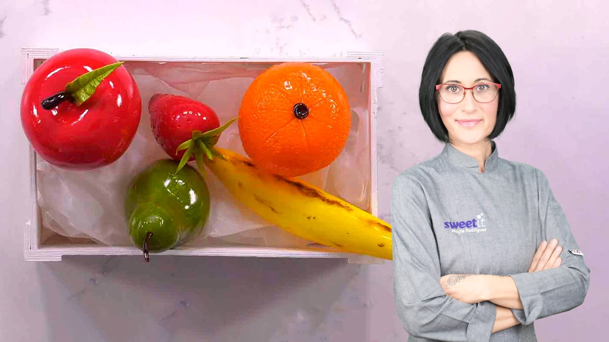 Carmen-montero-mayte-rodriguez-paolo-temesio-toni-rodriguez-academy-jorge-saludable-bakeoff-maribel-rios-curso-online-sweetit-academy-fruta-isomalt-cristal-caramelo-fresa-naranja-platano-pera-manzana