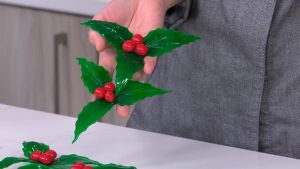 hojas-de-acebo-de-caramelo-navideña-isomalt