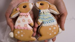 conejo-galleta-maribel-manos