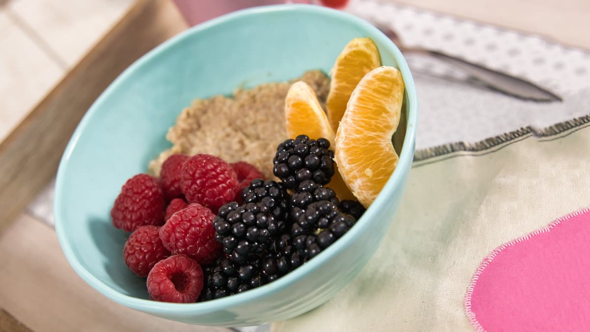 Jorge-saludable-curso-mora-frambuesa-naranja-porridge-leche-quinoa-almendra-bakeoff-bake-off-desayuno