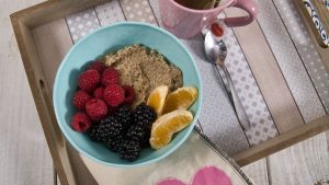 Jorge-saludable-mora-frambuesa-naranja-porridge-leche-quinoa-almendra-bakeoff-bake-off-desayuno