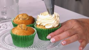 Carmen-montero-mayte-rodriguez-paolo-temesio-toni-rodriguez-academy-jorge-saludable-bakeoff-maribel-rios-curso-online-sweetit-academy-cupcake-ricotta-requeson-smbc-merengue-compota-pera-pastelera